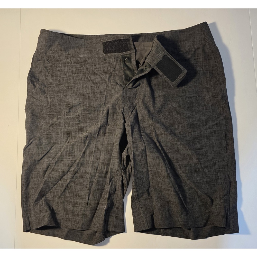 Lululemon Mens‎ Size 34 Gray Shorts